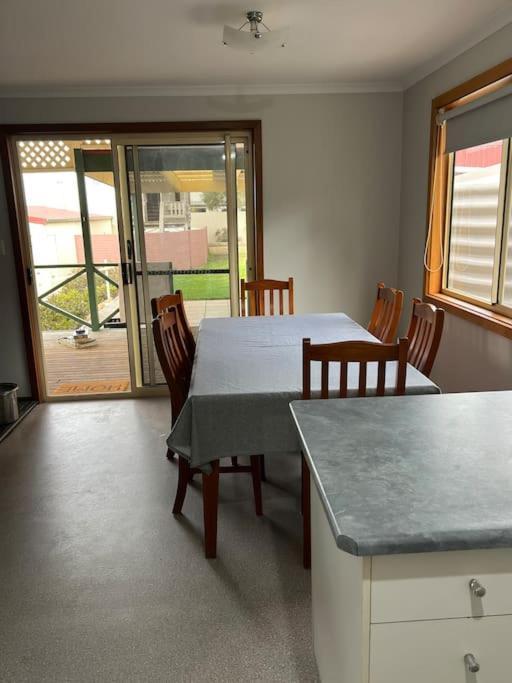 Family And Pet Friendly In Central Location Villa Port Lincoln Exterior photo